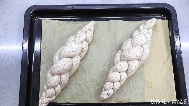 蔬菜|我家早餐爱吃这面包,暄软有嚼劲,煎蛋蔬菜随意放,老人孩子也爱