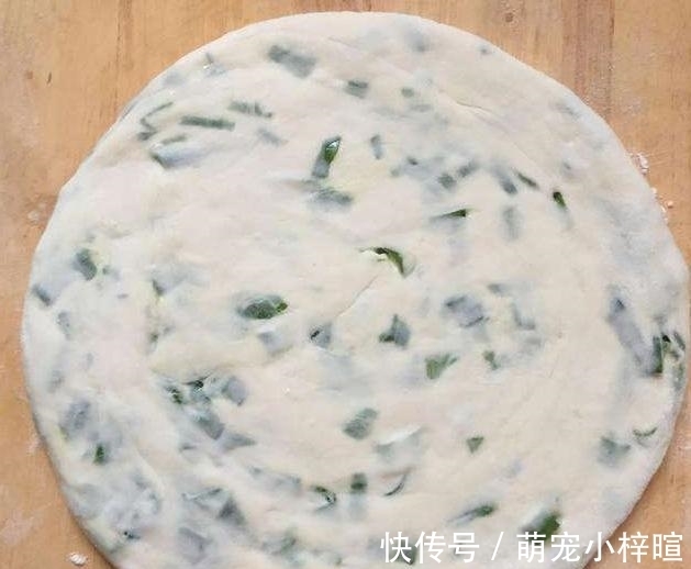 早餐别总是稀饭馒头!教你做懒人版葱花饼,3分钟就能出锅!