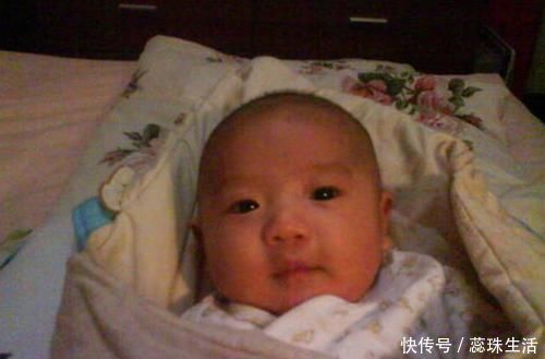 宝爸|宝妈生下7斤男宝,儿子“没眼睛”急坏小两口,医生检查后笑出声