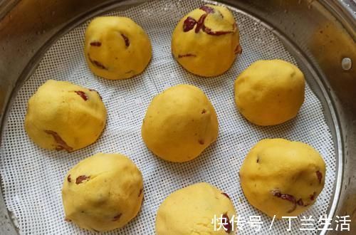 窝窝头|玉米面加红枣这种吃法火了，营养补钙，出锅暄软香甜，一盘都不够