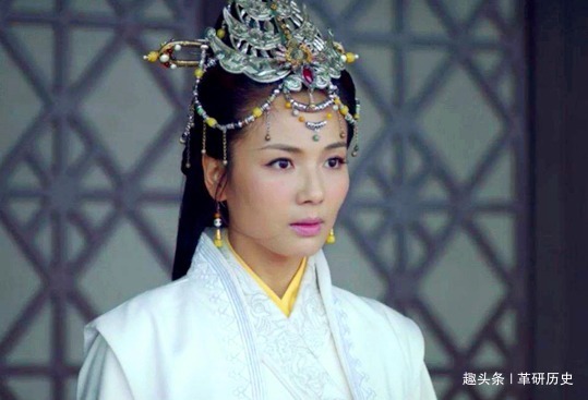 巅峰|她头婚嫁给一傻子,二婚直接当皇后,经历5次被废又重回巅峰