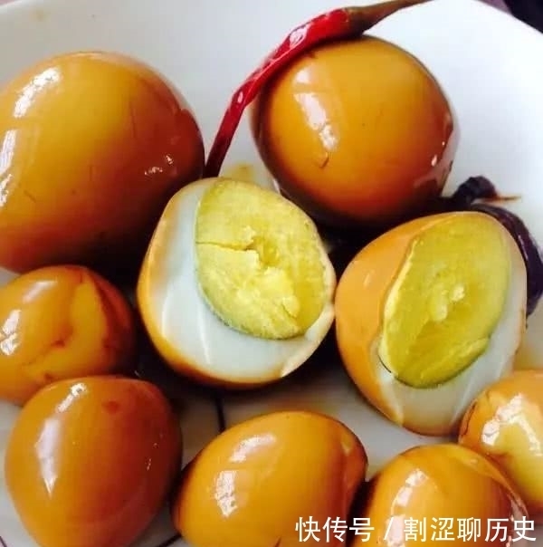 卤蛋别再买着吃了,大厨教你在家做,美味又营养!