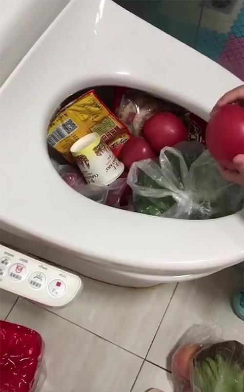 好气|孩子主动帮洗菜,宝妈看到之后哭笑不得,网友:这样的比较香