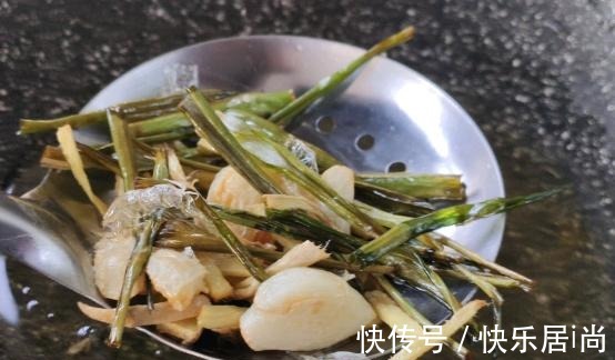 这是一道粤菜,食材简单,但是特别下饭!
