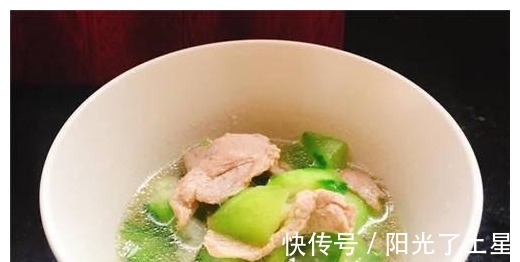 丝瓜|夏天丝瓜最好吃的吃法,鲜嫩爽滑,连吃几天也不腻,清热解暑!
