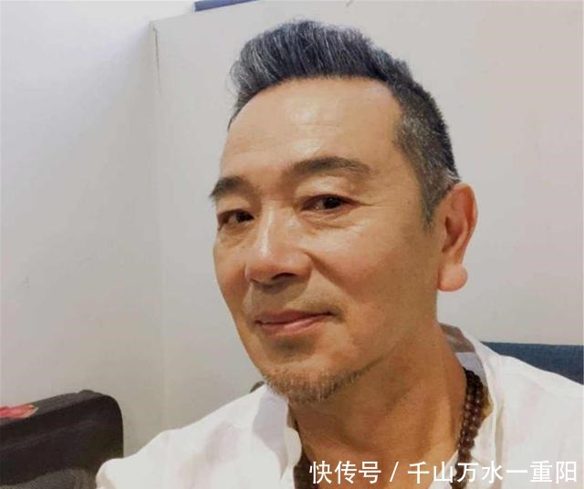 连送|为了娶她,著名演员张晨光,连送4年玫瑰,为生子做试管婴儿