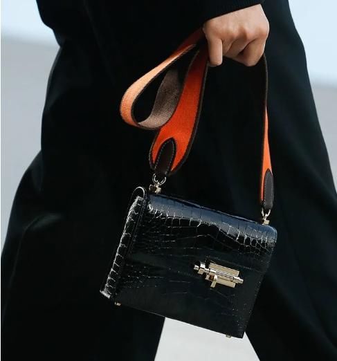 大牌包包锁扣奥秘多~你最爱哪个？