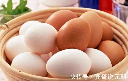 白皮|买鸡蛋，选红皮还是白皮的？专业养鸡人教你一招，保你挑到好鸡蛋