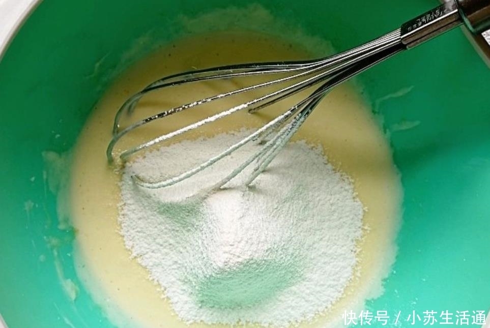 1瓶酸奶，1把蔓越莓，做成酸奶糕，不用打发不用烤，好吃不上火