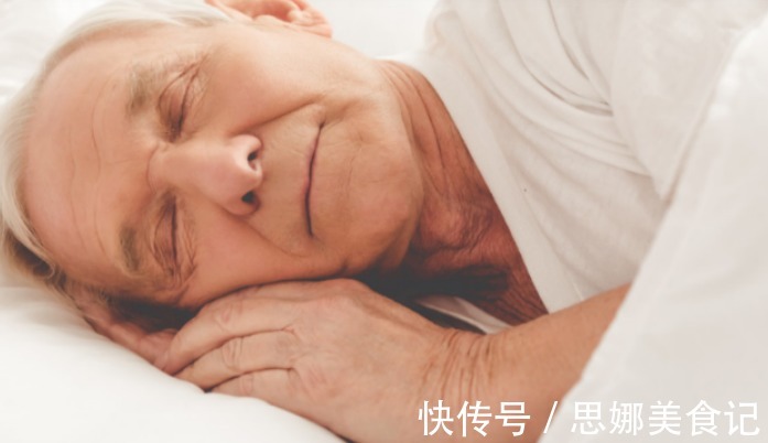 泡脚|每天用热水泡脚,究竟是好还是坏?医生:这5种人,坚决不能泡脚