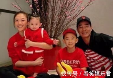 hoho|54岁陈小春节目中落泪！因不舍兄弟淘汰哭到哽咽，眼眶通红惹人疼