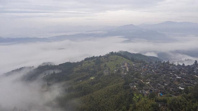 黔东南|贵州黔东南：雾绕苗寨冬景靓丽