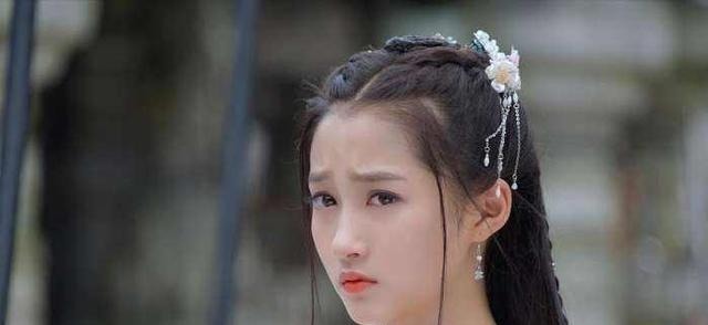 唐伯虎#女子出一上联“六木森森,松柏梧桐杨柳”,让唐伯虎很是为难!