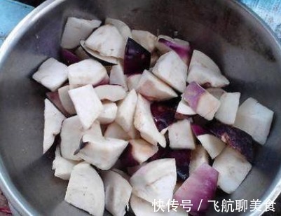 铁矿|炒茄子总是发黑大厨教你再加2步,茄子香软细嫩,不吸油不发黑