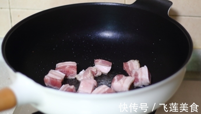 满屋|奶爸亲自下厨教你做色香味俱全的红烧冬瓜,还没出锅就满屋飘香