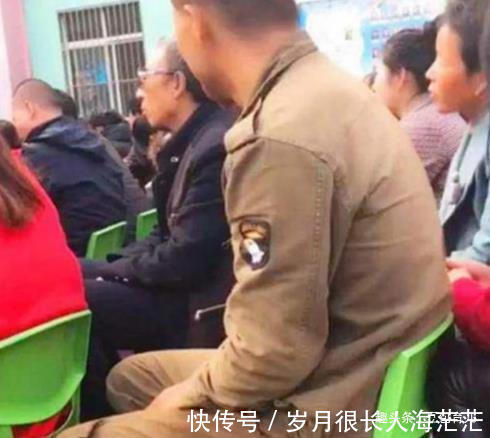 工作服|宝爸穿工作服参加家长会,幼儿园其他家长窃窃私语来错地方了吧