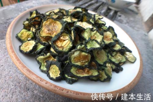 蔬菜|晒黄瓜干，要不要焯水70岁的妈妈这样做，1天晒干，又脆又香
