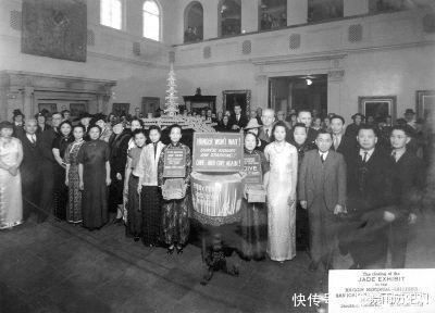 国宝翡翠塔宝塔由翡翠打造,重34千克,可惜如今只能去美国看