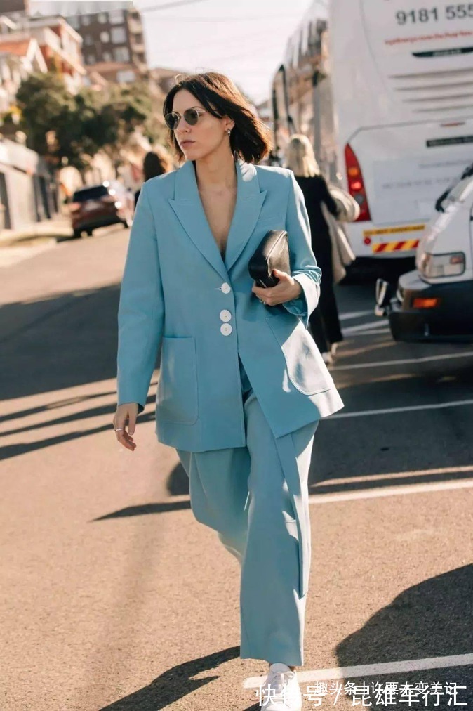 精髓 同色系很显高级?不掌握这3个“搭配精髓”,显土还显胖