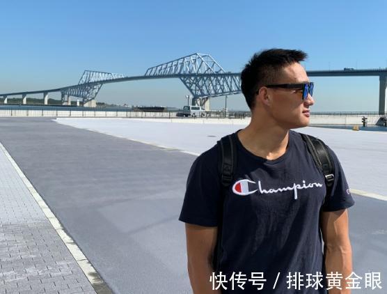 奥运冠军|女排奥运冠军陷入热恋！比男方要大上3岁，甜蜜互动让人直呼油腻