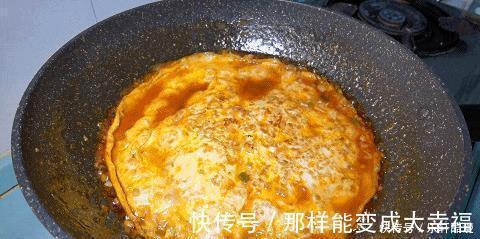 豆腐|1块豆腐,4个鸡蛋,简单处理往锅里一倒,出锅满屋飘香,超下饭