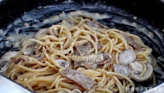 几秒钟学会豪华西餐,剩奶油煮意面,香浓美味贼洋气