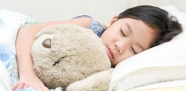 分泌|睡前一小时,不要对孩子做3件事,可能影响他一生