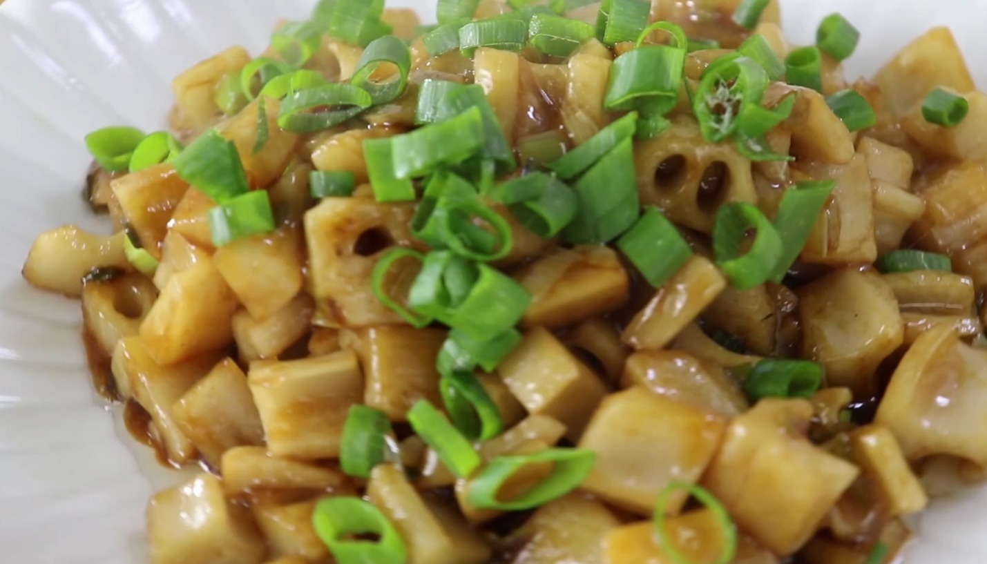 饭店的莲藕为啥好吃,大厨教你,别直接下锅炒,包你爽脆好吃