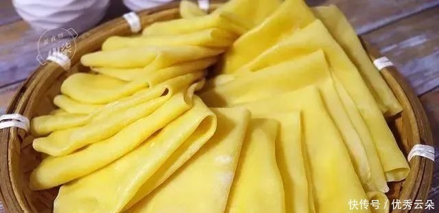 干面粉|偷学老阿姨水烙玉米饼，不用一滴油，一次烙20张，比煎饼还好吃！