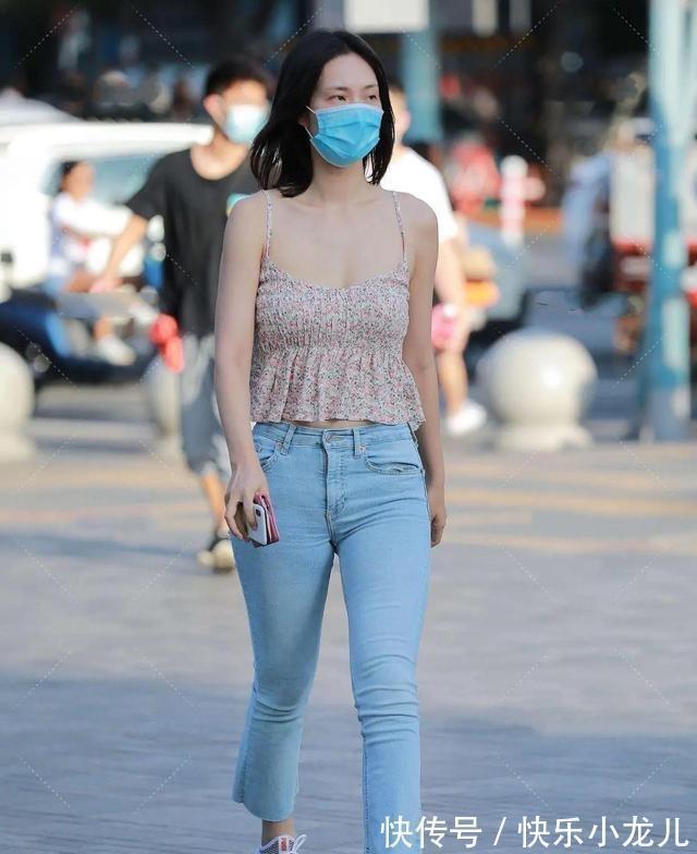 鱼尾 潮流个性的打底裤穿出不同的感觉,带来率性高挑的感觉,舒适养眼