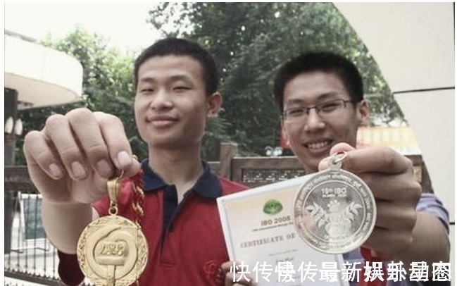 天才!韦东奕在北大教学,其收入曝光,天才的价值不该用金钱衡量