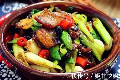 青蒜|最解馋下饭的辣椒小炒肉,做法简单,香辣适口,总是吃不够