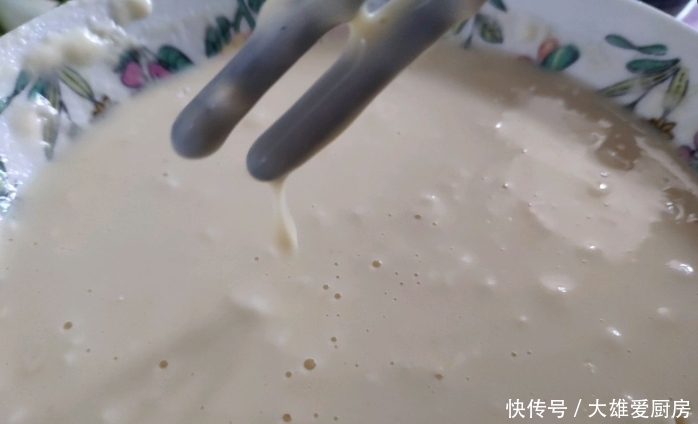 炸带鱼,淀粉面粉用哪个?厨师:全错!只需一碗它,金黄酥脆不软