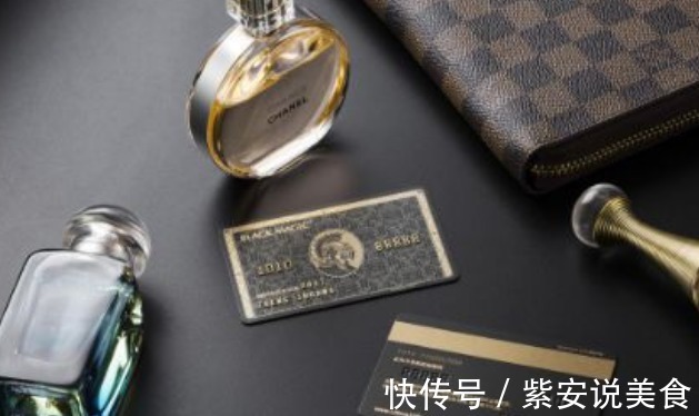 万豪国际|全球最稀有黑卡，中国仅有2张，马云一张，这个女孩也有一张