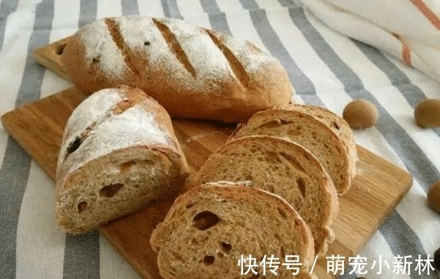 买面包时，聪明人都会避开这6种，面包店老板：不懂的人才买来吃