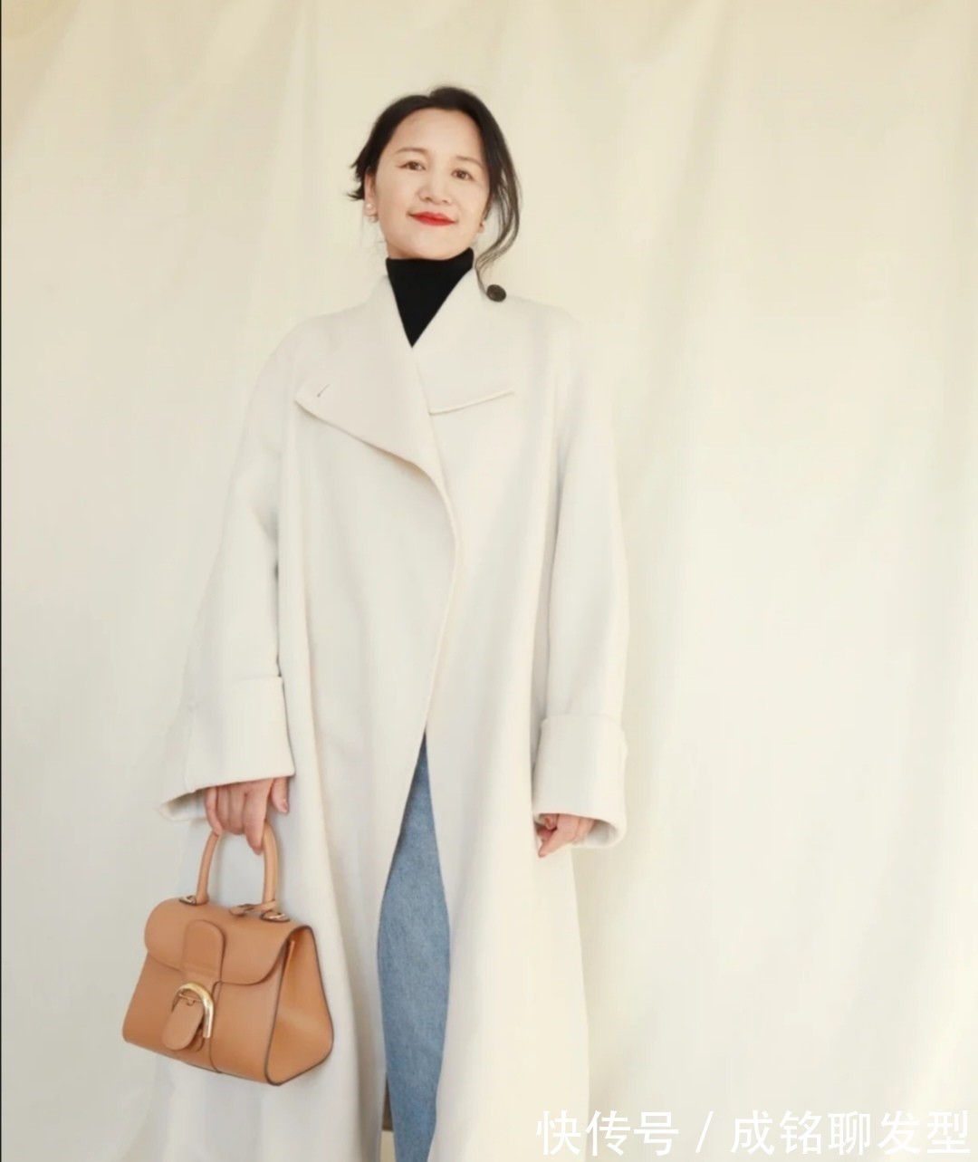 女人 四十岁的女人多试试白色大衣!百搭清爽又有气质,比同龄人更年轻