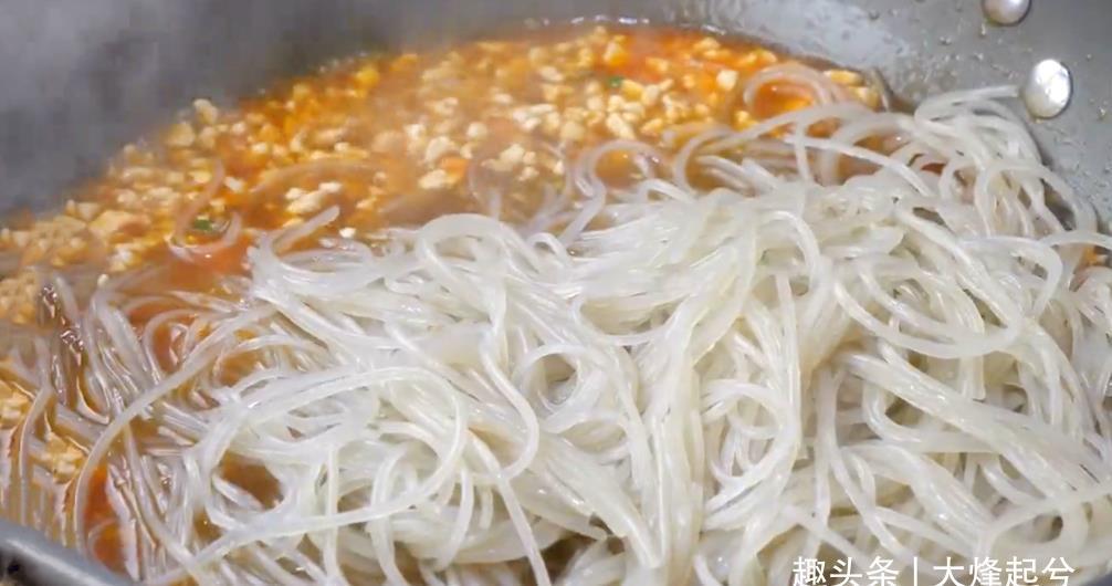 韭菜|喜欢吃粉条的看过来，食材简单，开胃解馋又下饭