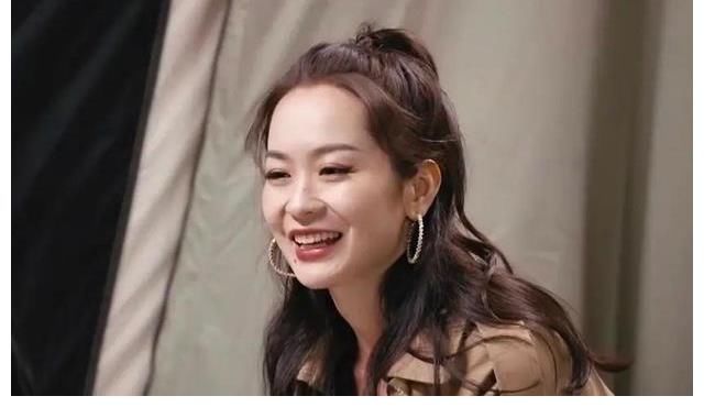 《我們戀愛吧3》阿霜遭網(wǎng)暴后，回懟網(wǎng)友：請給自己家人積點(diǎn)德吧