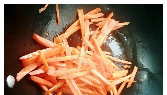  这道食材名副其实，简单4步轻松搞定，味道真鲜