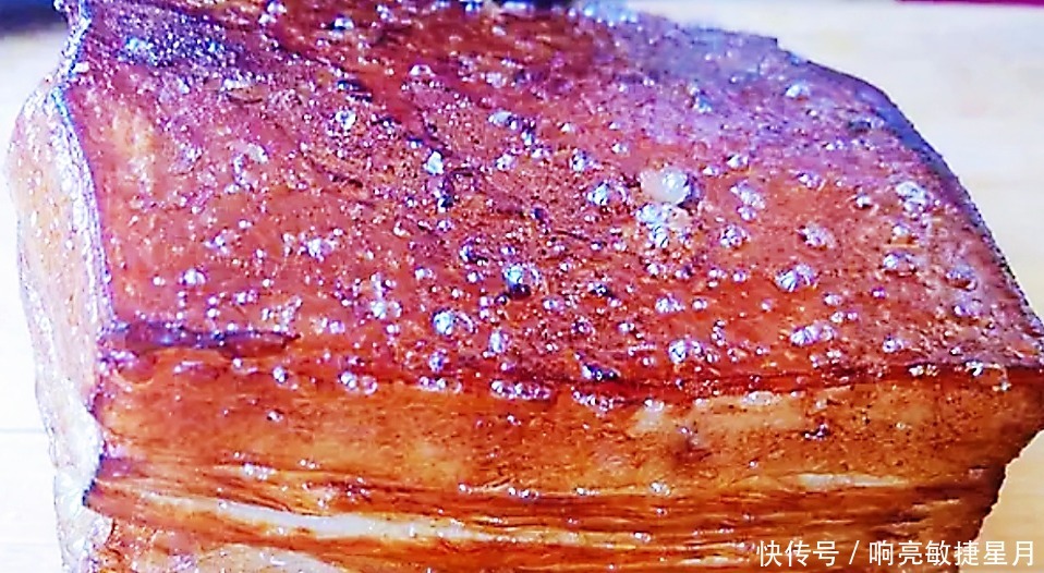 大厨教你梅菜扣肉的经典做法,香而不腻,入口即化,越吃越过瘾!