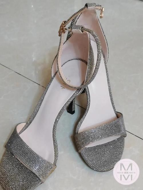 高跟控的我,特喜欢穿10厘米左右的尖头高跟鞋,长期这样好吗?