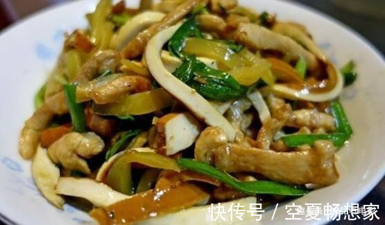 豆瓣酱|美食推荐辣炒鸡蛋丝瓜,鸡肉烧茄子,彩豆菜椒鸡肉丝,红焖猪蹄