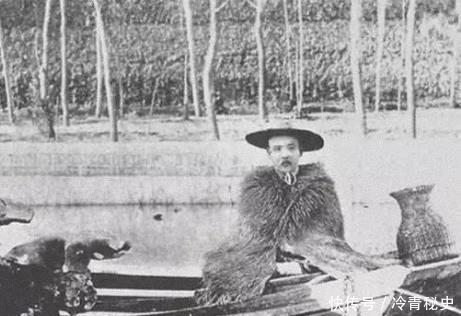 图为袁世|袁世凯罕见老照片:图2被众人围簇好威风,图4的行为引发众怒!