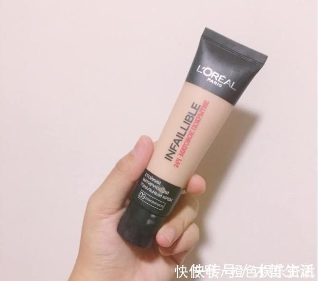 粉底 这几款粉底好用度不输大牌,水润持久不卡粉,学生党也用得起