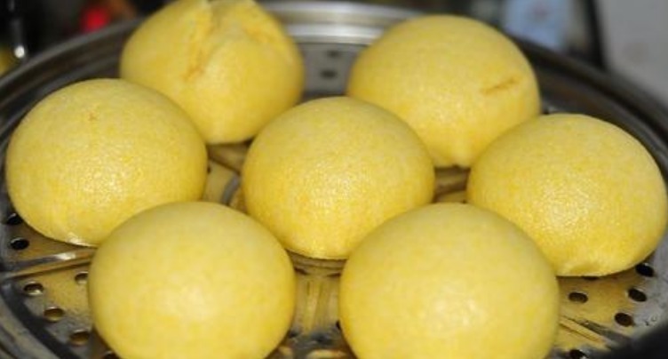 做玉米面馒头，牢记1个窍门，馒头香软不粗糙，比白面馒头更好吃