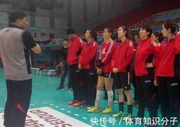 女排|難！女排2022年要打一場不能輸?shù)谋荣?，慢慢來？新帥恐怕沒時間
