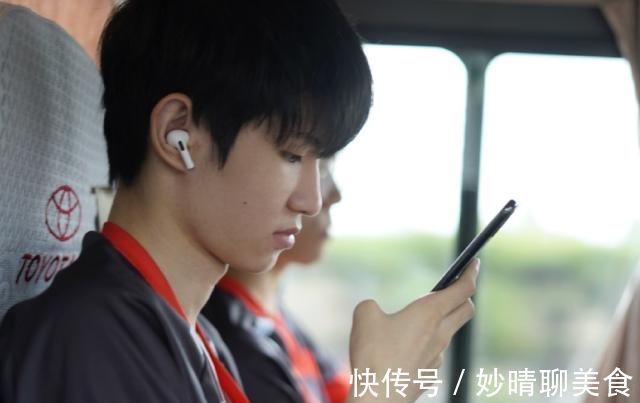 复活甲|职业选手的手速有多快商城秒开秒关,03秒极限换复活甲