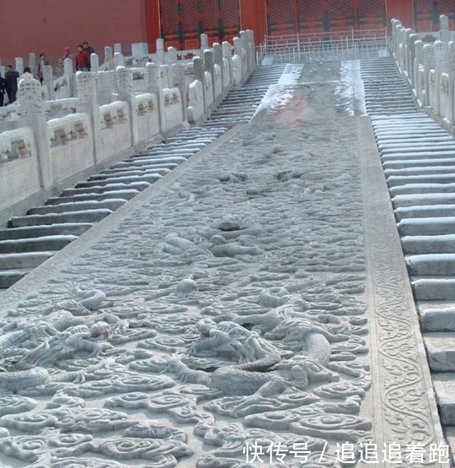 太和殿|故宫太平缸为何满是刀痕九龙壁或被偷工减料