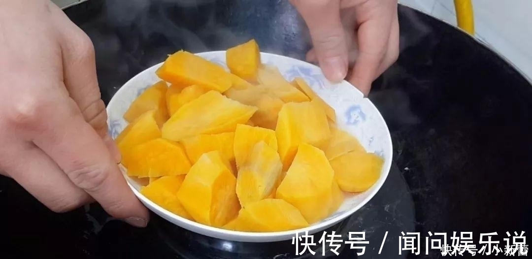 2个红薯, 1袋牛奶, 手不粘面, 做出最好吃的小零食, 放凉都不会硬