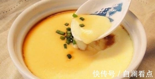 蒸鸡蛋羹也有技巧，光加水太单调，还要加上它，做出来鲜嫩又营养